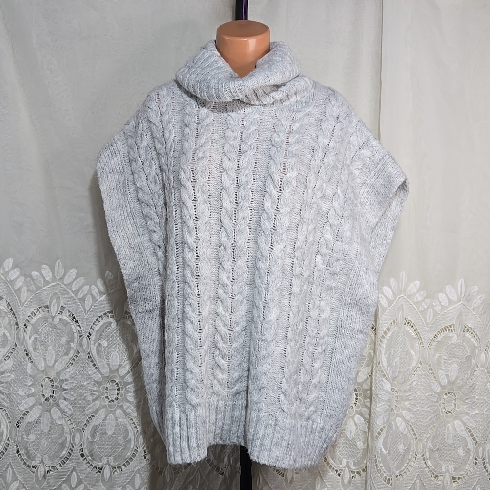 Joie Gray Sweater Vest Style Shirt/Top sz Medium